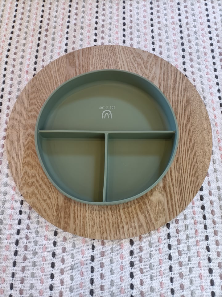 SILICONE PLATE WITH SUCTION