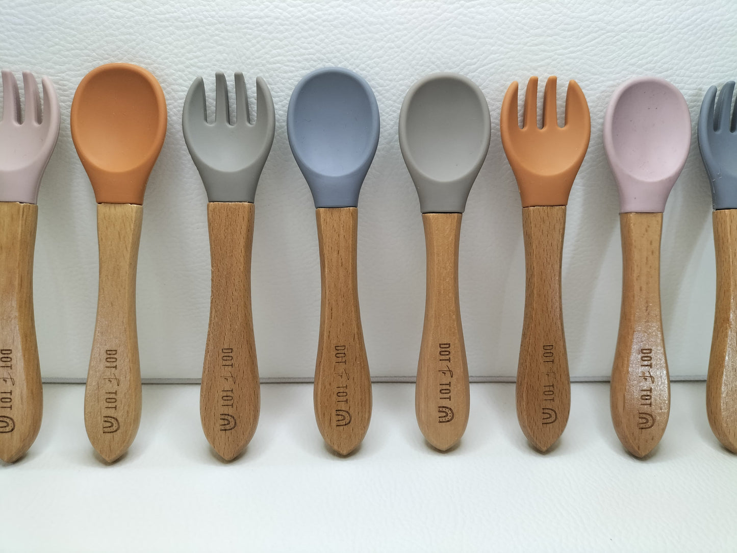 WOODEN HANDLE SILICONE FORK & SPOON SET